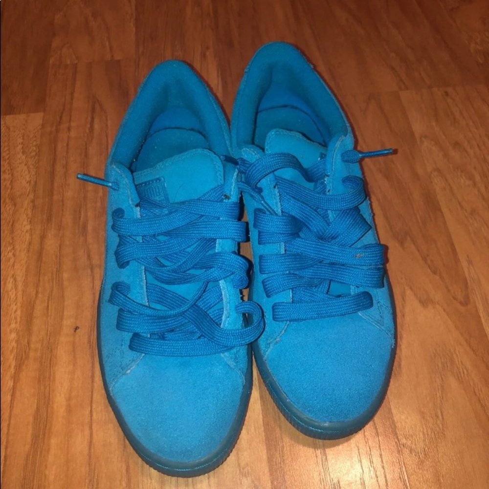 Puma suede blue sneakers great condition